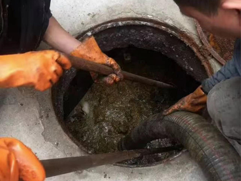 徐州清理化粪池时如何避免沼气的危害?